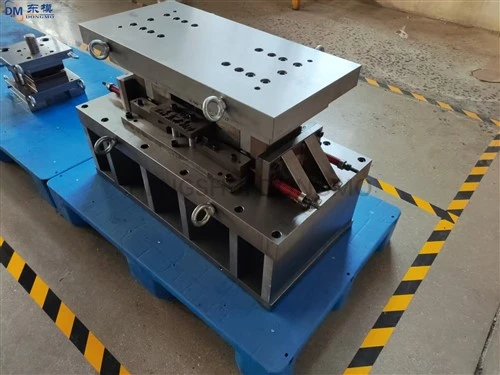 Lembaran Metal Stamping Die Bahagian Logam Bengkok Dan Lukisan Stamping Dies